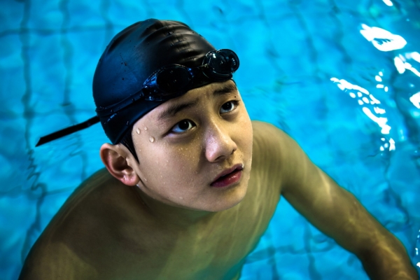 [영화Q] 유재상X박해준, 만년 '4등' 수영 선수의 1등 도전기